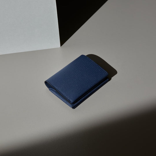 再入荷】Bifold Compact Wallet - Navy × Navy – MOLINI（モリニ