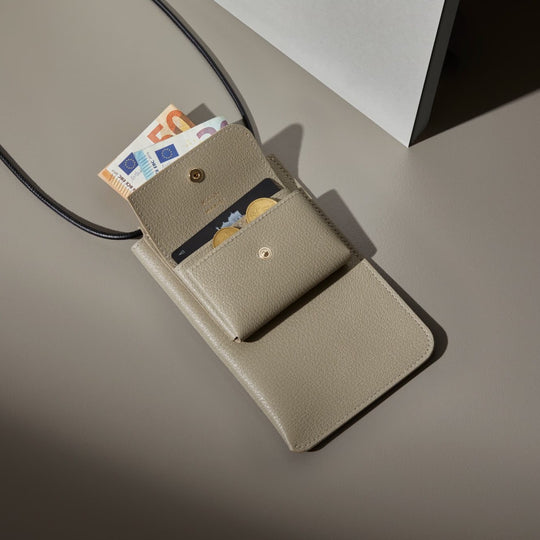 Phone Shoulder Wallet - Beige – MOLINI（モリニ）オフィシャル