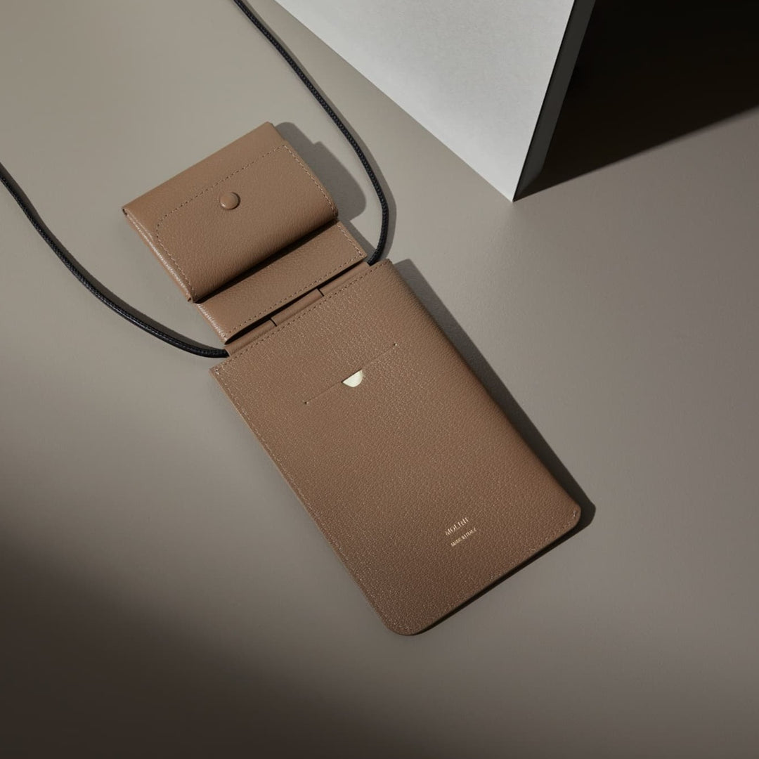 【美品】MOLlNI フォンショルダーウォレット 再入荷】Phone Shoulder Wallet - Topo – MOLINI（モリニ